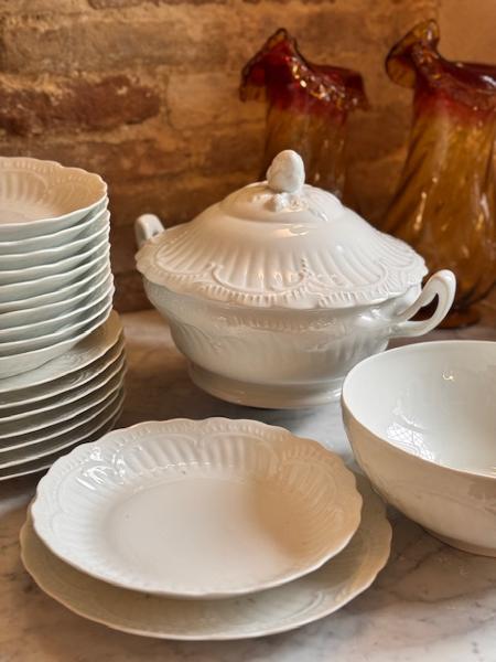Set of white Limoges 8+8 plates; bawl and salad bowl 