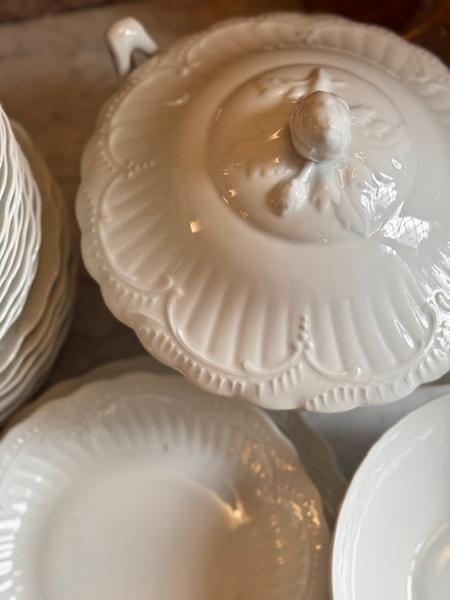 Set of white Limoges 8+8 plates; bawl and salad bowl 