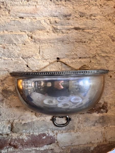 Hanging dish 