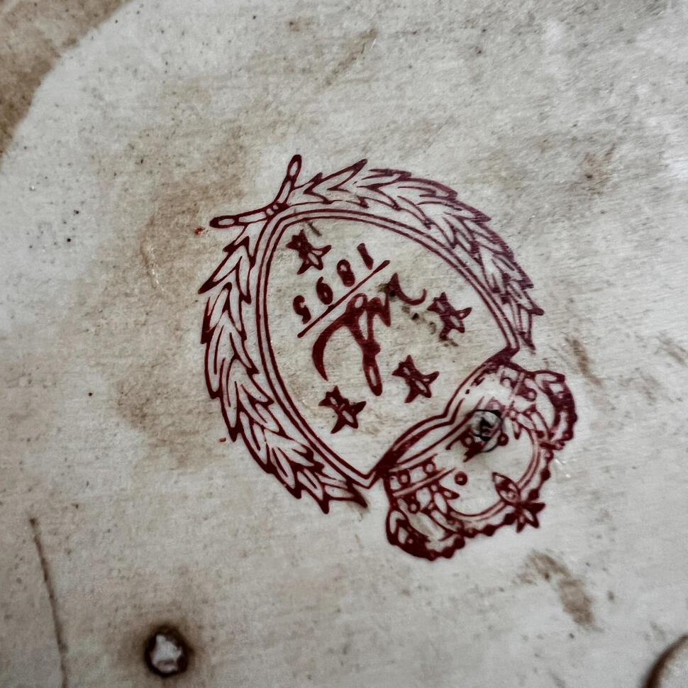 Porcelain centerpiece with bronze handle, Wong Lee, Hong Kong, late 20th century