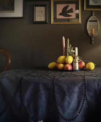 Нуарная винтажная скатерть upcycling