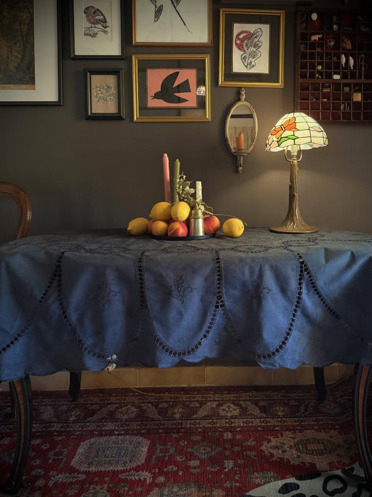Нуарная винтажная скатерть upcycling