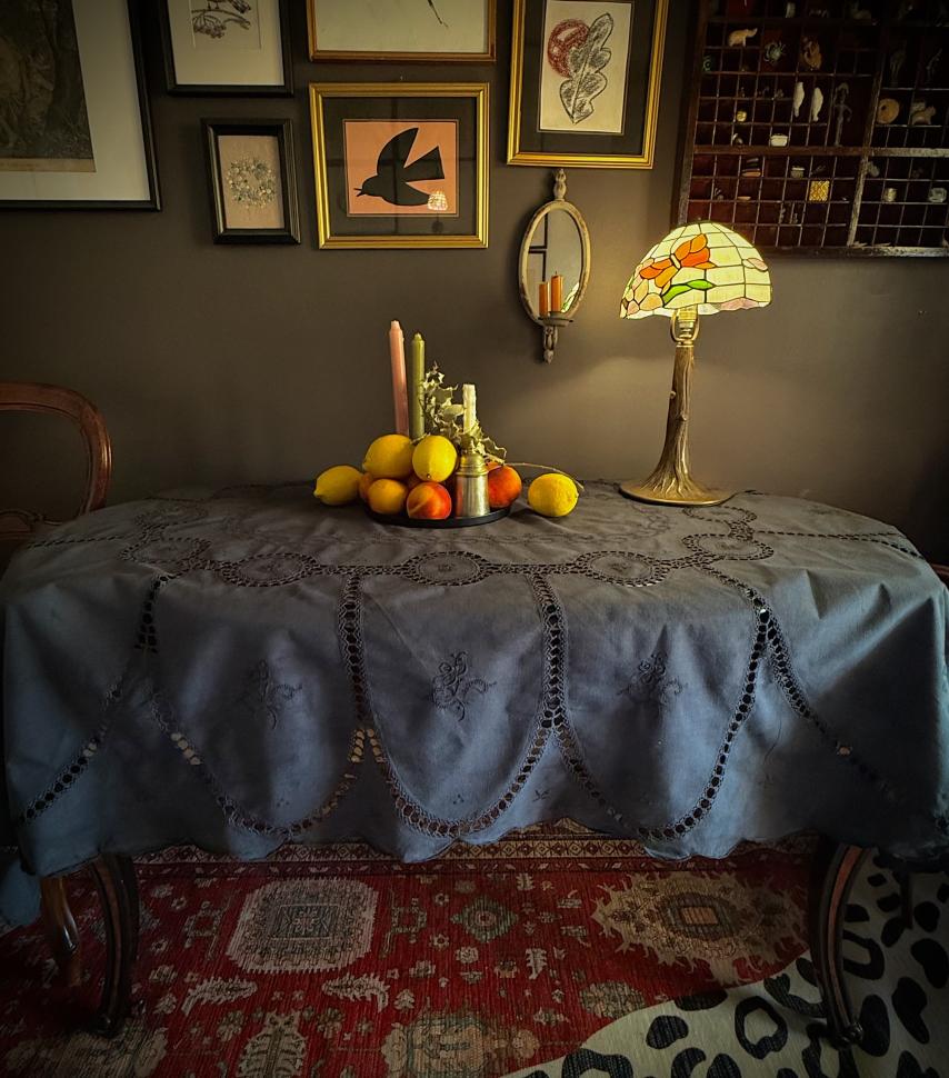 Нуарная винтажная скатерть upcycling