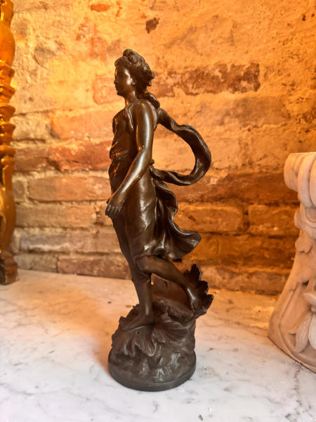 Женская фигура в развевающемся платье, патинированная бронза, Франция, около 1900 года