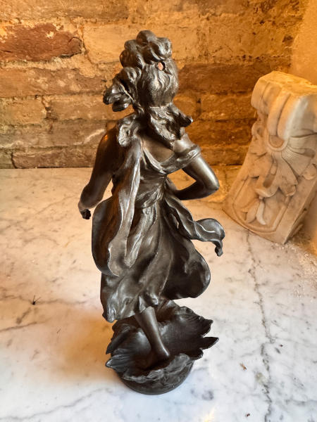 Женская фигура в развевающемся платье, патинированная бронза, Франция, около 1900 года