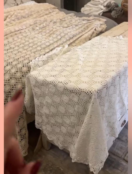 Set of 4 tablecloths-bedspread 