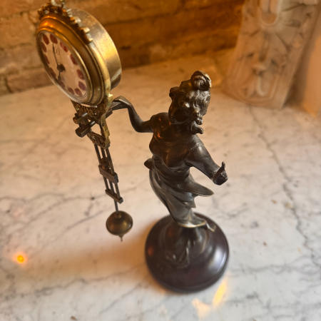 Фигурные маятниковые часы, бронза и латунь, Франция, около 1900 года