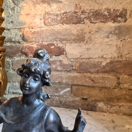 Фигурные маятниковые часы, бронза и латунь, Франция, около 1900 года