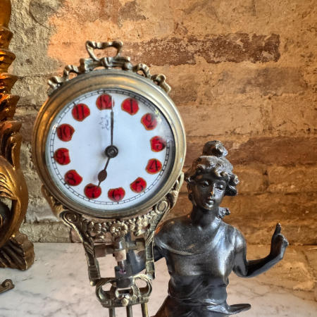 Фигурные маятниковые часы, бронза и латунь, Франция, около 1900 года