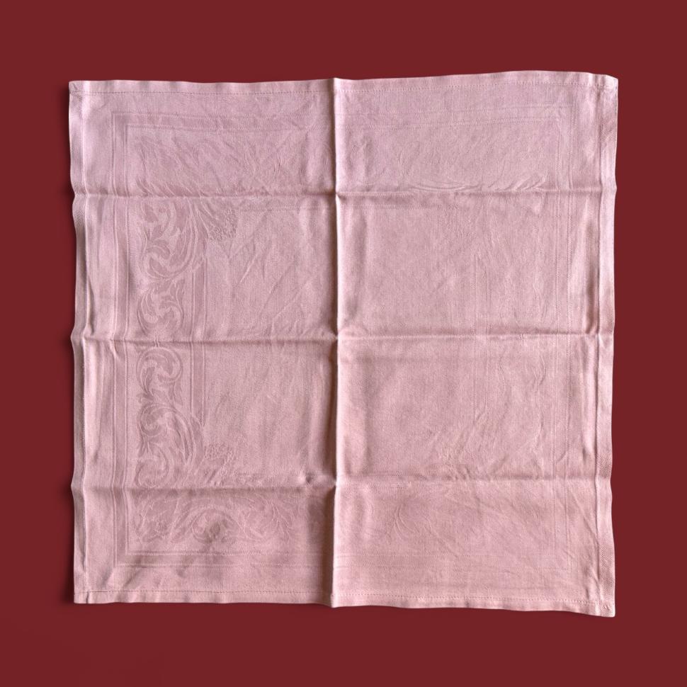 6 розовых салфеток