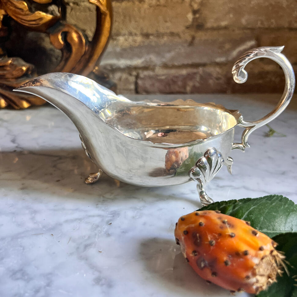 Sauce boat, silver-plated metal, England, mid-20th century