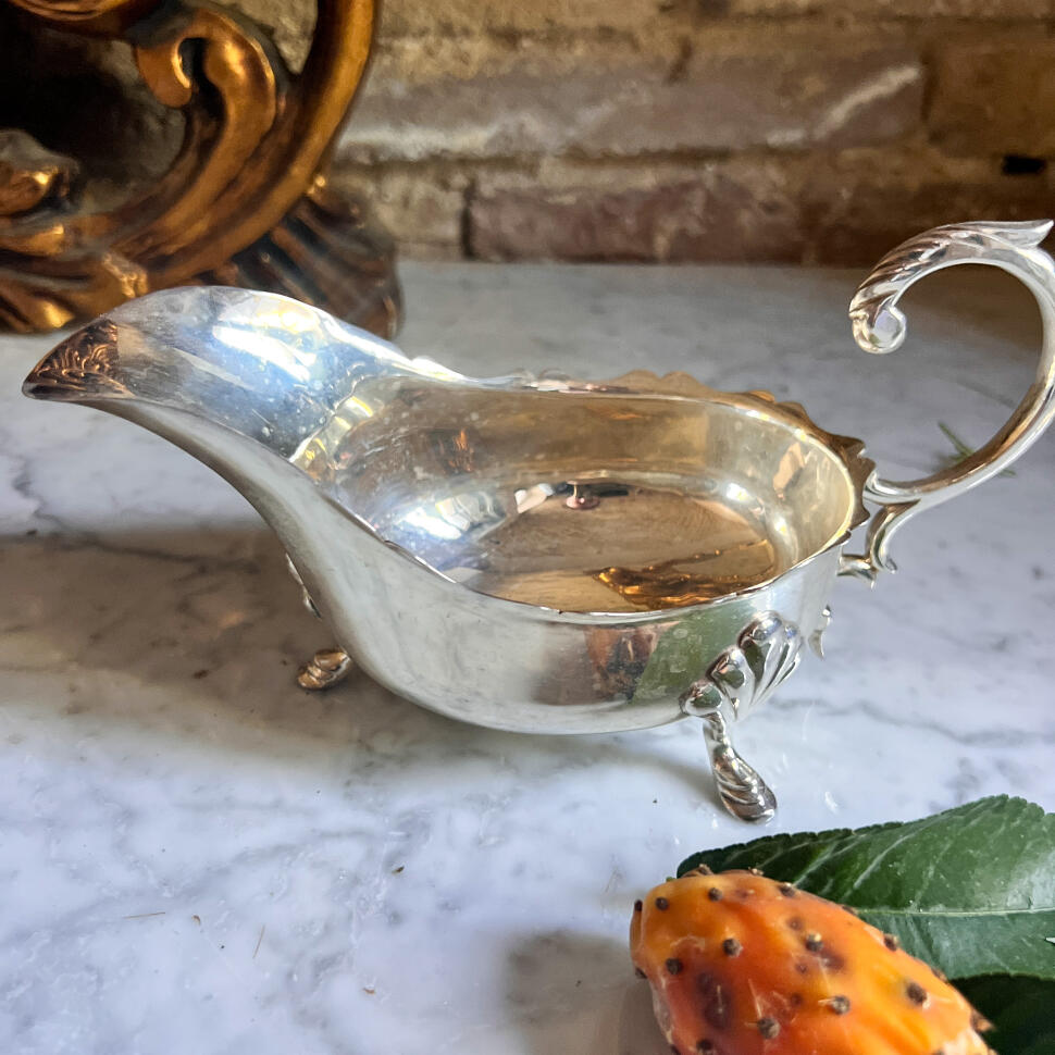 Sauce boat, silver-plated metal, England, mid-20th century