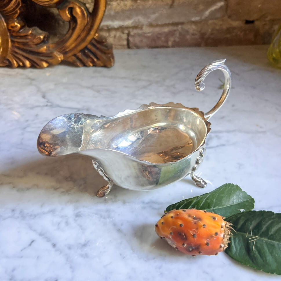 Sauce boat, silver-plated metal, England, mid-20th century