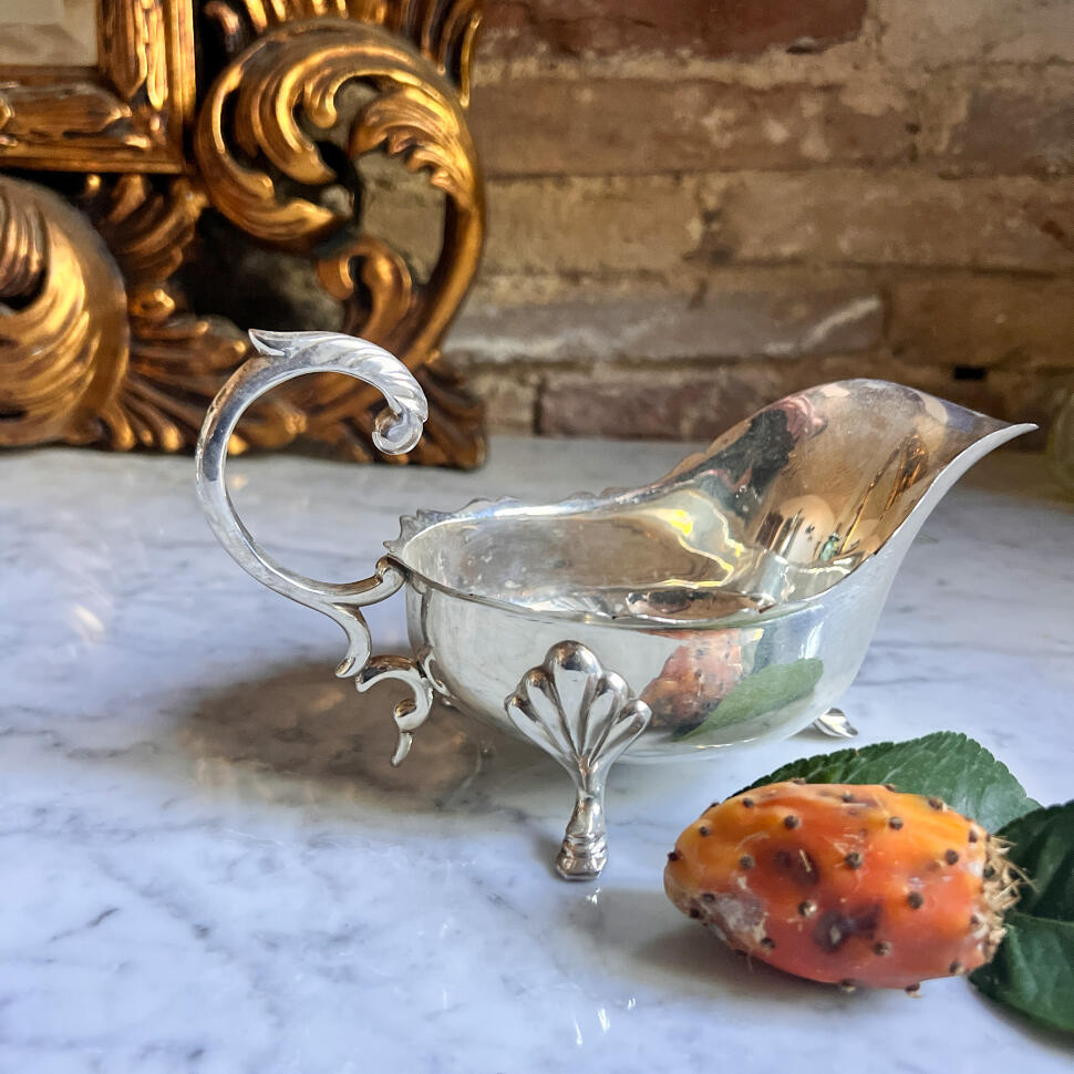 Sauce boat, silver-plated metal, England, mid-20th century