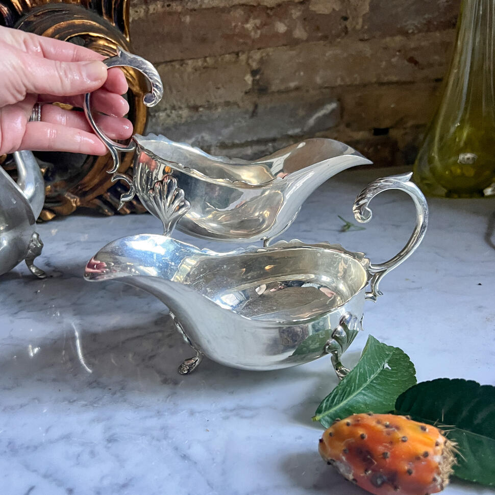 Sauce boat, silver-plated metal, England, mid-20th century