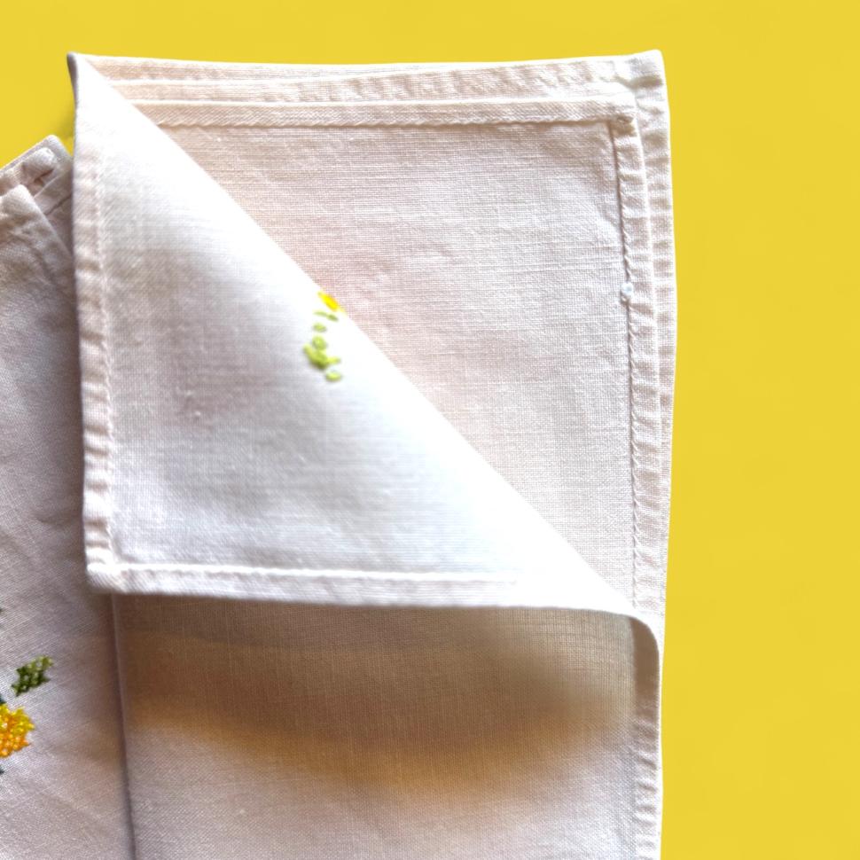 2 салфетки с ручной вышивкой