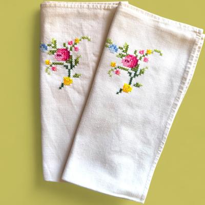 2 салфетки с ручной вышивкой 