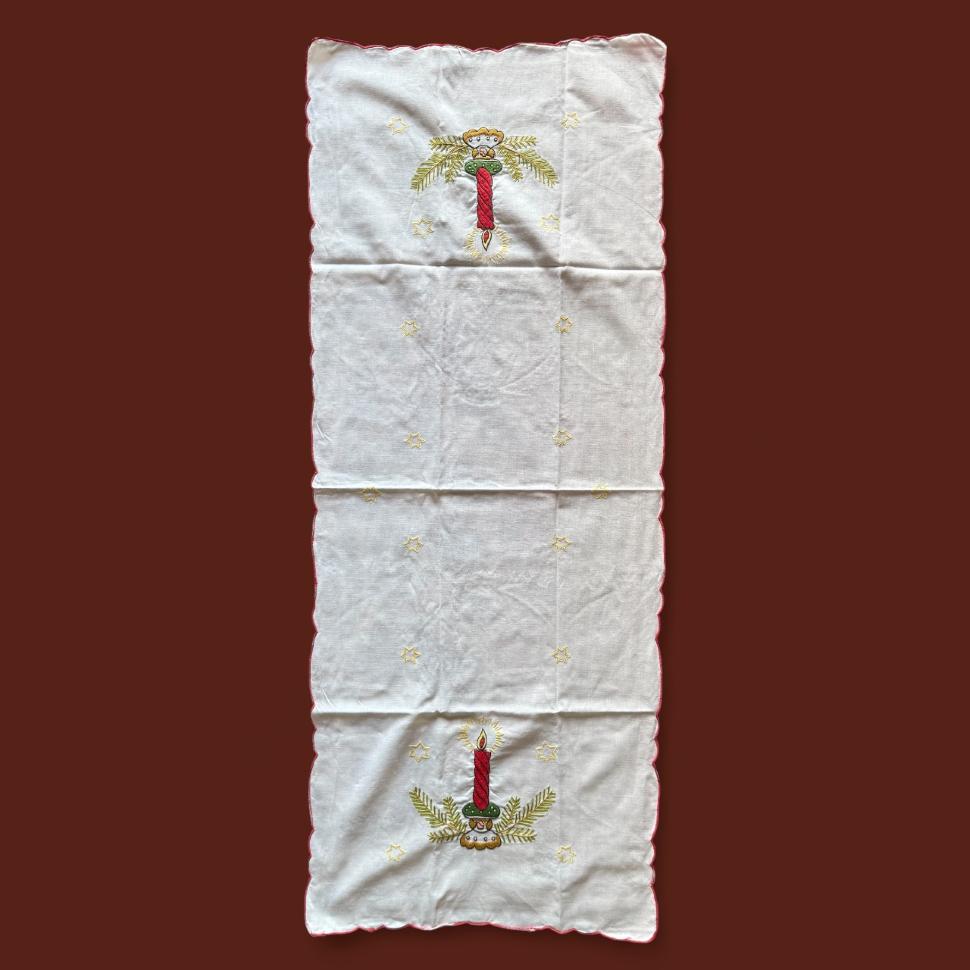 настольная дорожка с ручной вышивкой рождество/новый год