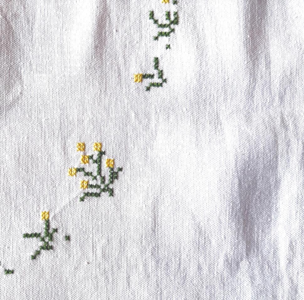 2 очаровательные мини-скатерти с вышитыми пастухами