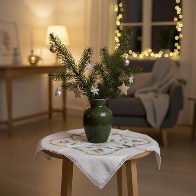 Рождественская салфетка с вышивкой ручной работы