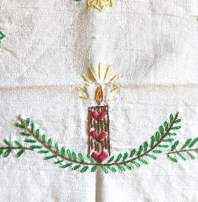 Рождественская салфетка с вышивкой ручной работы