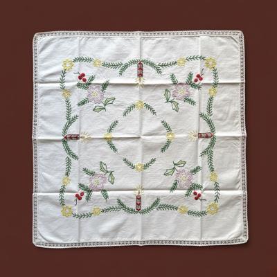 Рождественская салфетка с вышивкой ручной работы