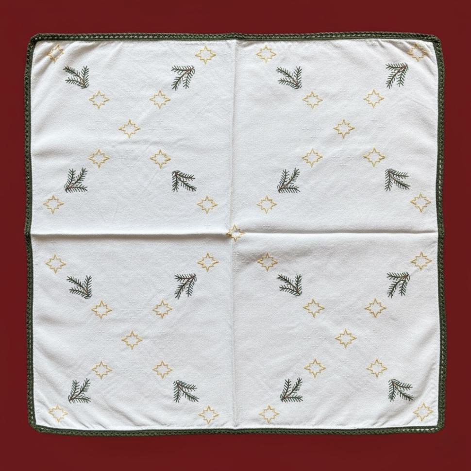 Рождественская вышитая салфетка