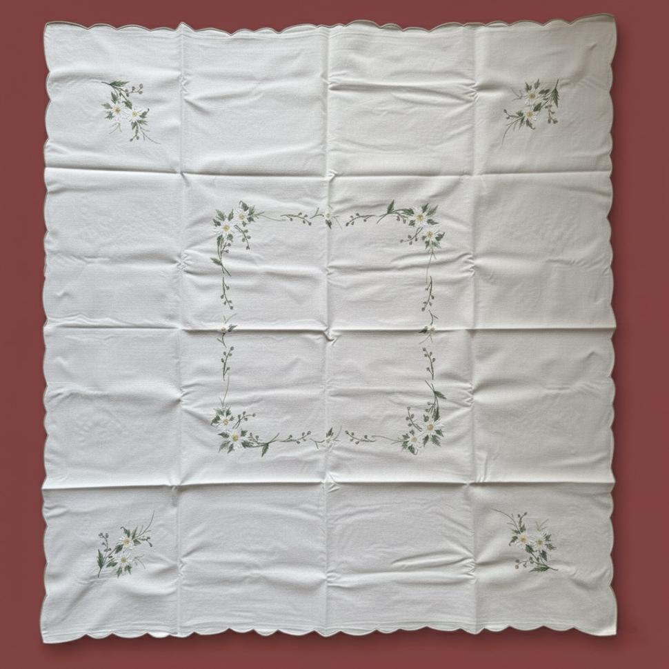 скатерть маленькая, вышивка ромашками