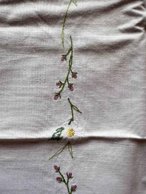 скатерть маленькая, вышивка ромашками