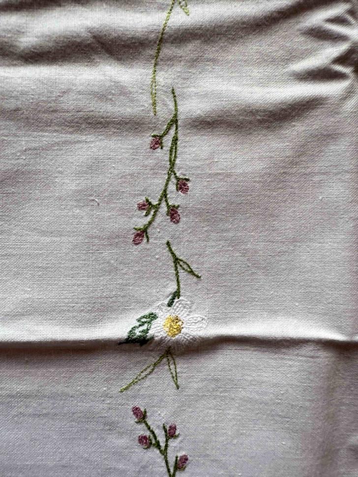 скатерть маленькая, вышивка ромашками