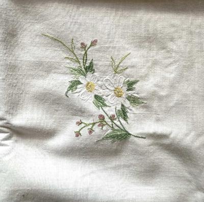 скатерть маленькая, вышивка ромашками