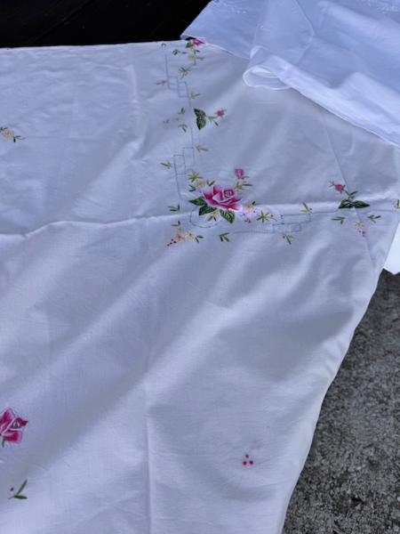 Set of 4 big tablecloths 
