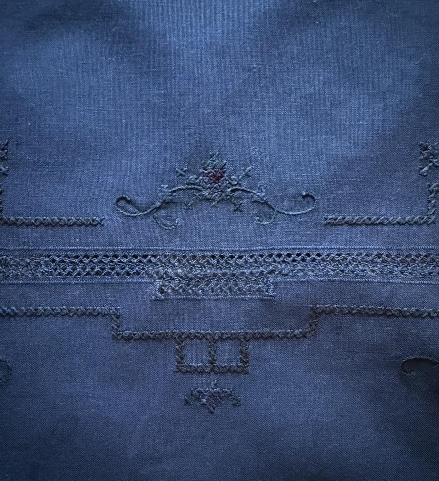  Винтажная нуарная скатерть с вышивкой, upcycle, авторское крашение