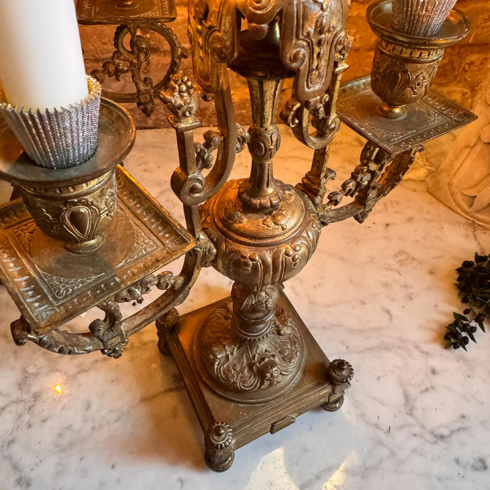 Пара канделяб, бронза, Франция, около 1880–1900 гг.