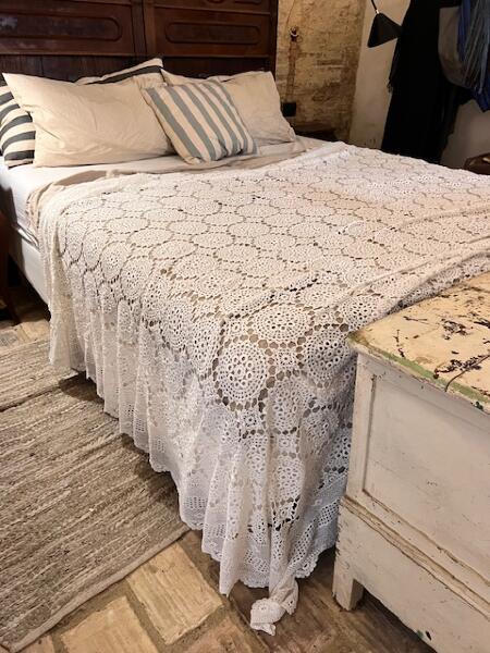 Bedcover white (большие круги) 