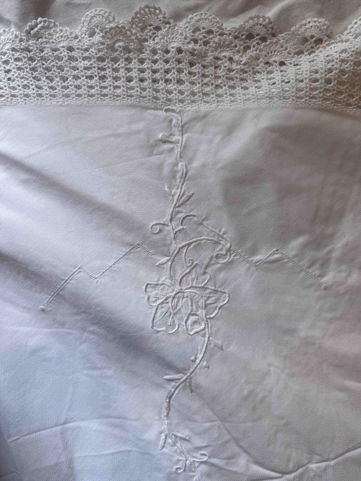 Круглая скатерть начала ХХ века