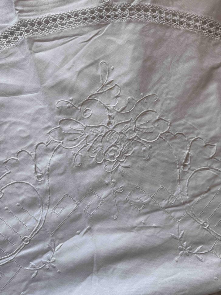 Круглая скатерть начала ХХ века