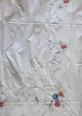 Большая банкетная скатерть с вышивкой + 6 салфеток