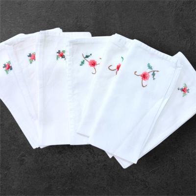 7 салфеток с вышивкой ручной работы