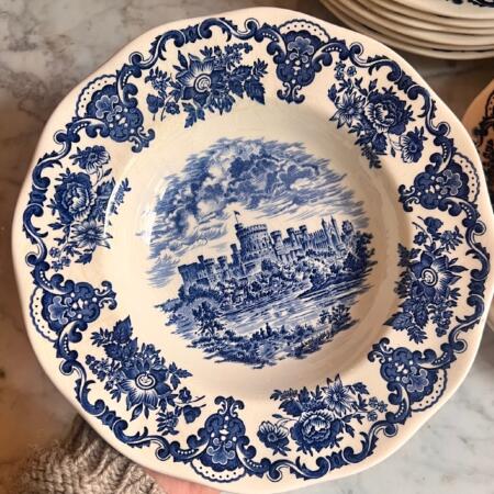 Сервиз  из 23 тарелок Royal Homes of Britain Enoch Wedgwood