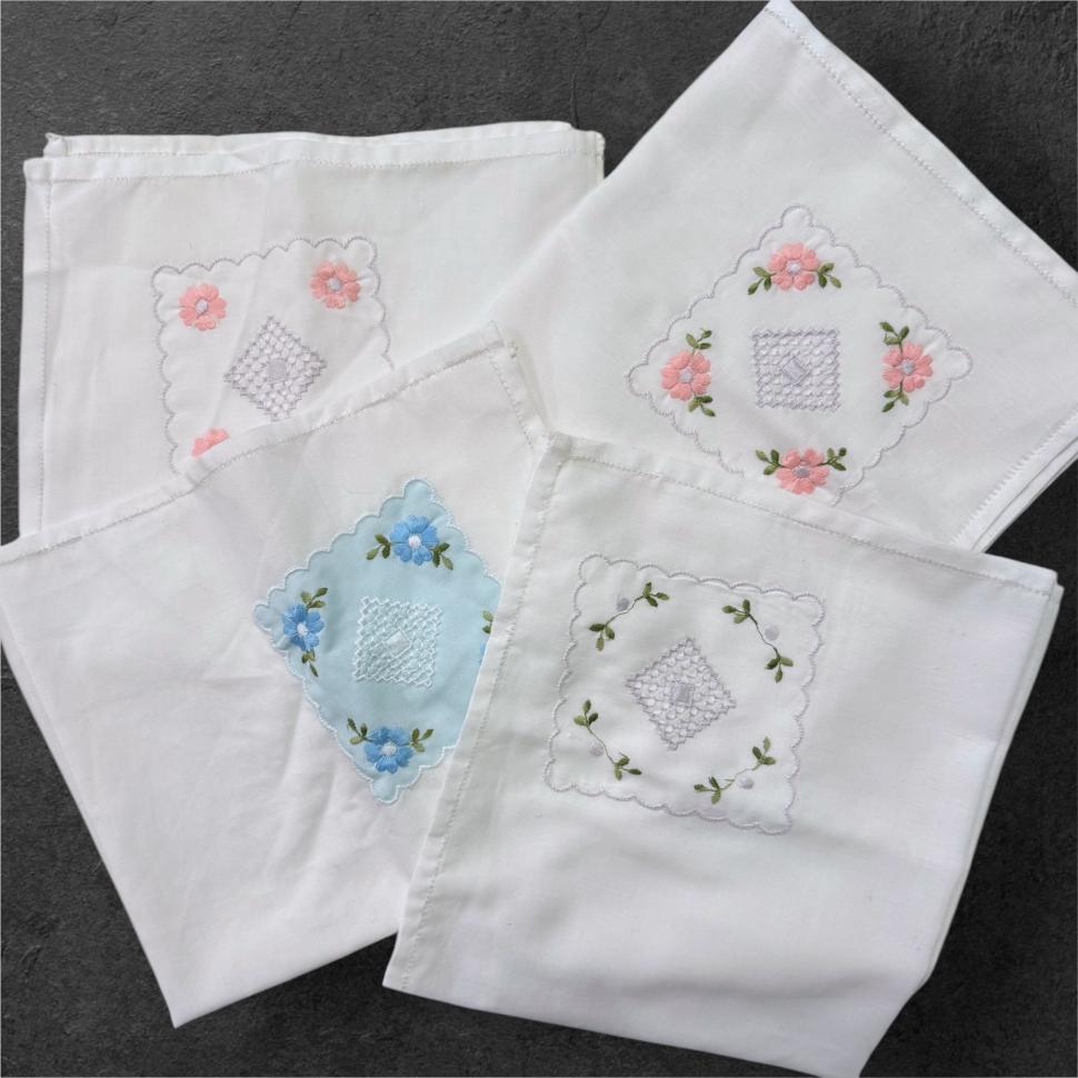 4 салфетки с нашитыми купонами