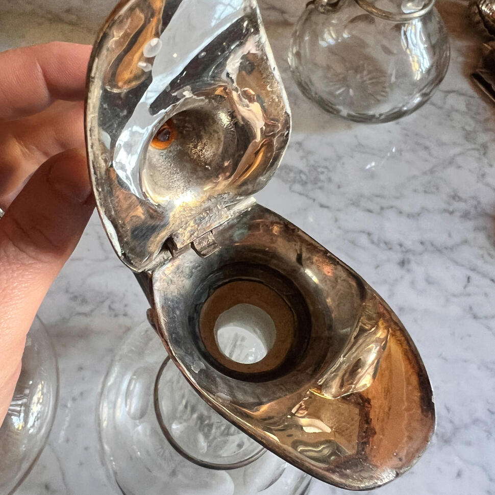 Пара кувшинов, мельхиор с посеребрением и хрусталь, Италия, конец XIX века