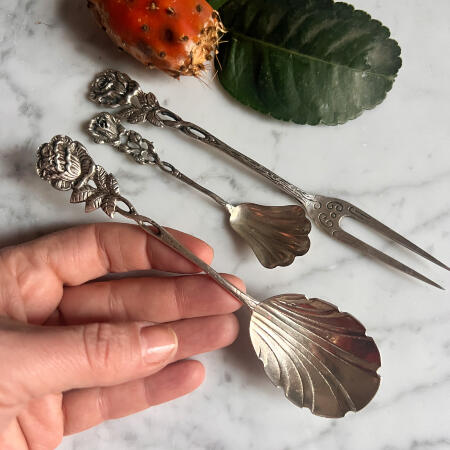 Serving fork "rose" with two prongs silver late 19th century Spain.​