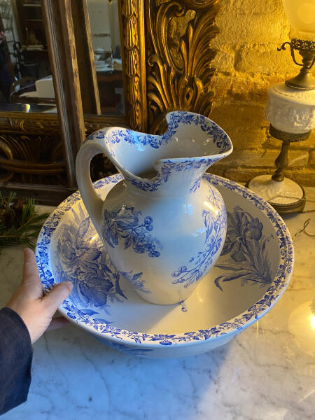 Set antique pitcher and bath basin