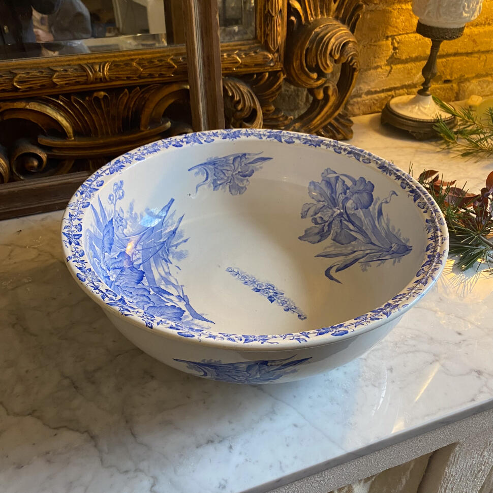 Iris pitcher and basin set, ceramic, France, ca. 1860s