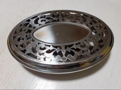 Set of 2 ps worming stands 
